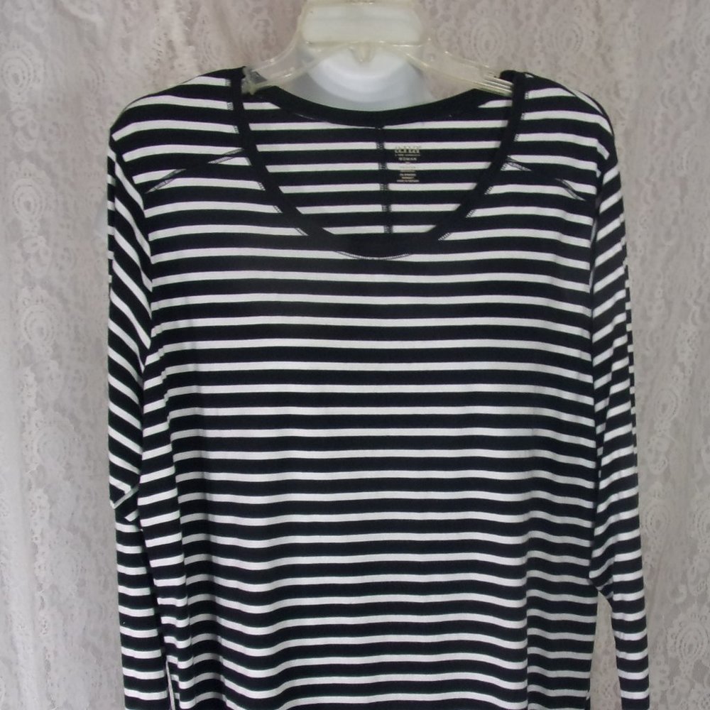 Long sleeve Black & White Top Tee Blouse Size 3X  Ana/JCPenny